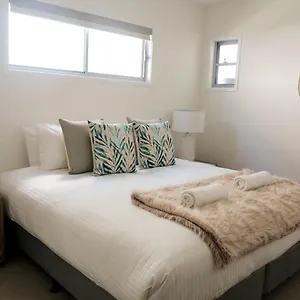 Fat Frog Holiday home Byron Bay